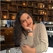 Soy estudiante de actuación y teatro, me encantaría dar clases a los más pequeños